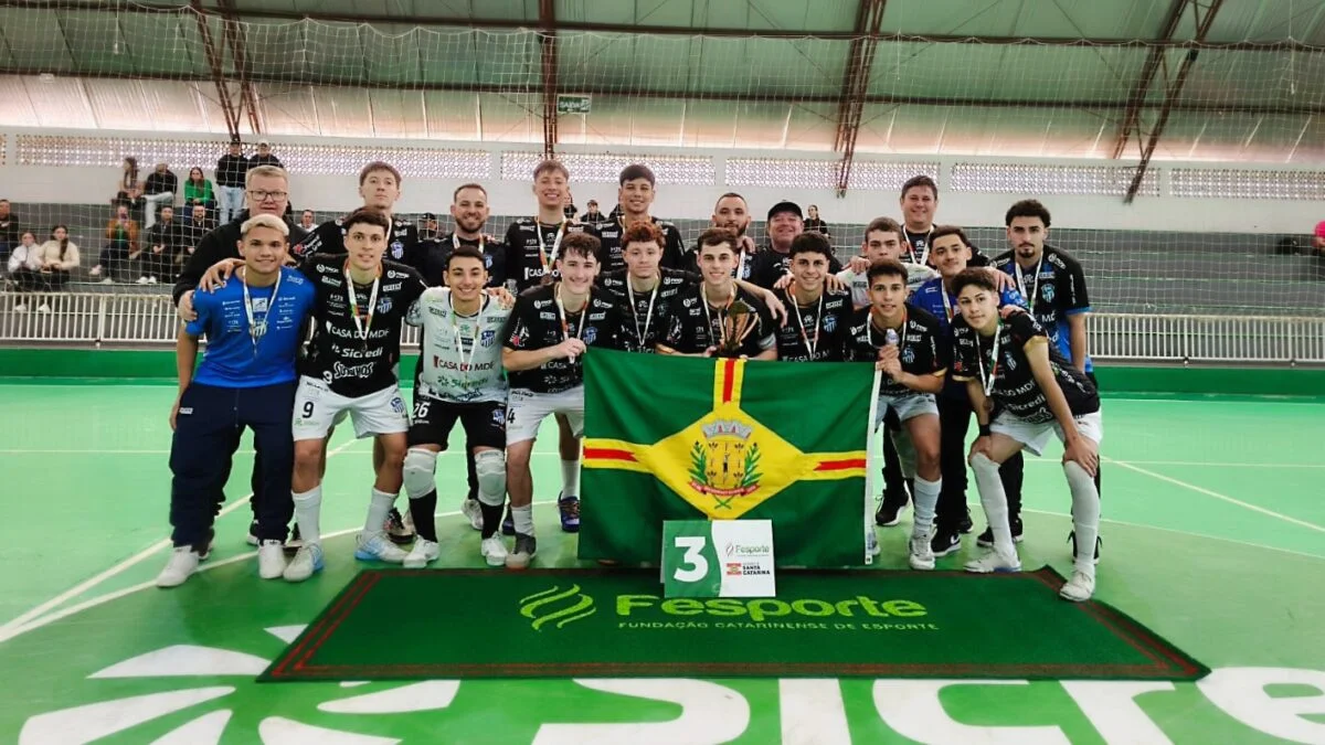 Futsal São Lourenço Sub-18 conquista classificação para a etapa estadual dos Joguinhos Abertos de Santa Catarina